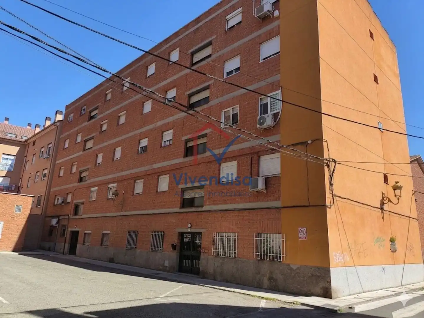 Vista exterior de Piso en venta en Alovera con Calefacción
