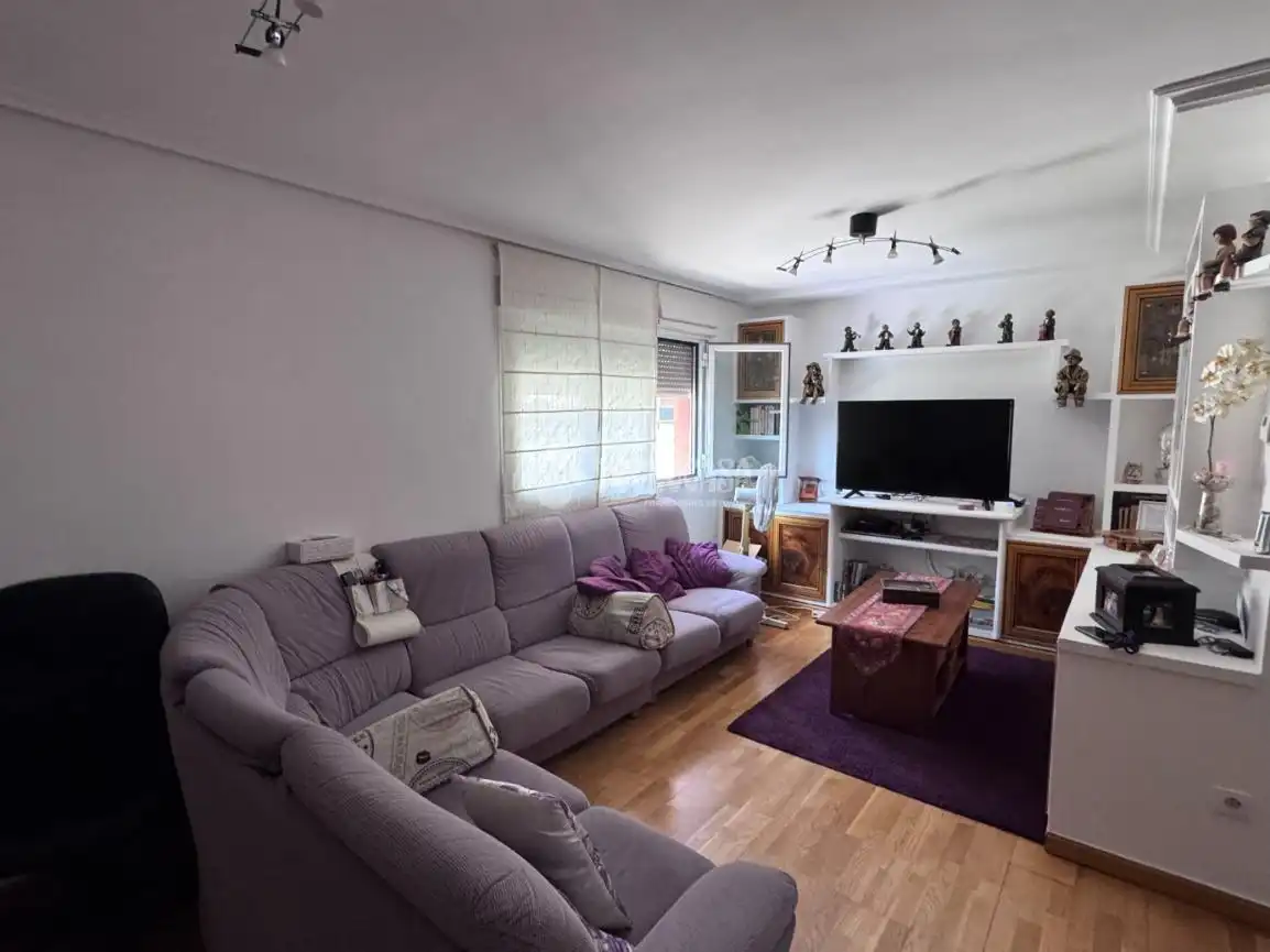 Sala de estar de Casa adosada en venta en Cuadros con Calefacción y Parquet