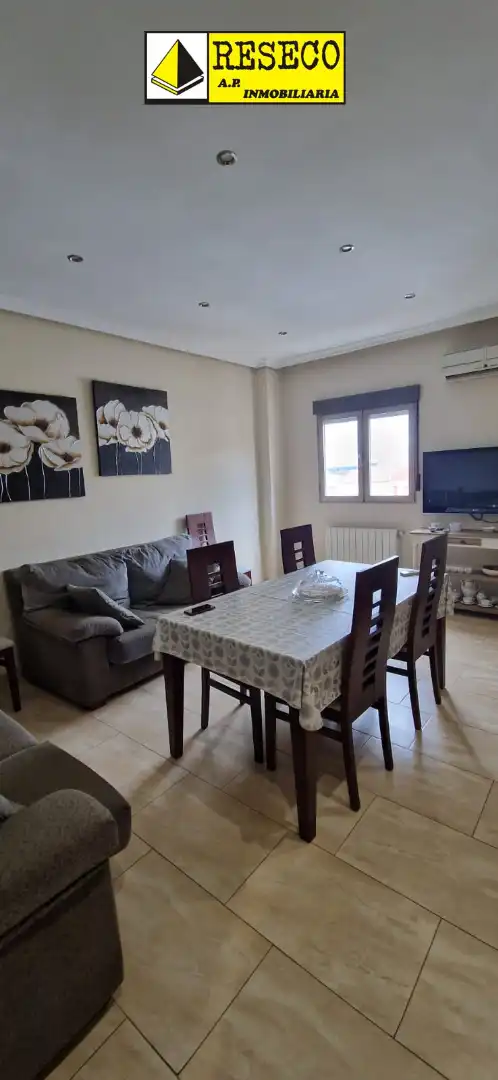 Flat with terrace for sale in Parque de la Constitución 5a