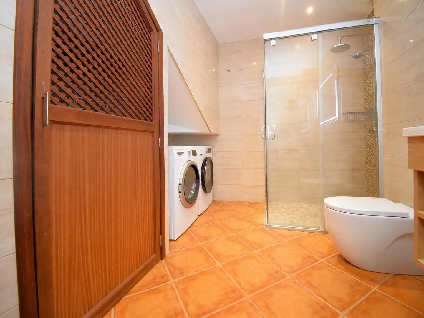 Bathroom of Country homes for rent in Sineu  with Air Conditioner, Private garden and Terrace