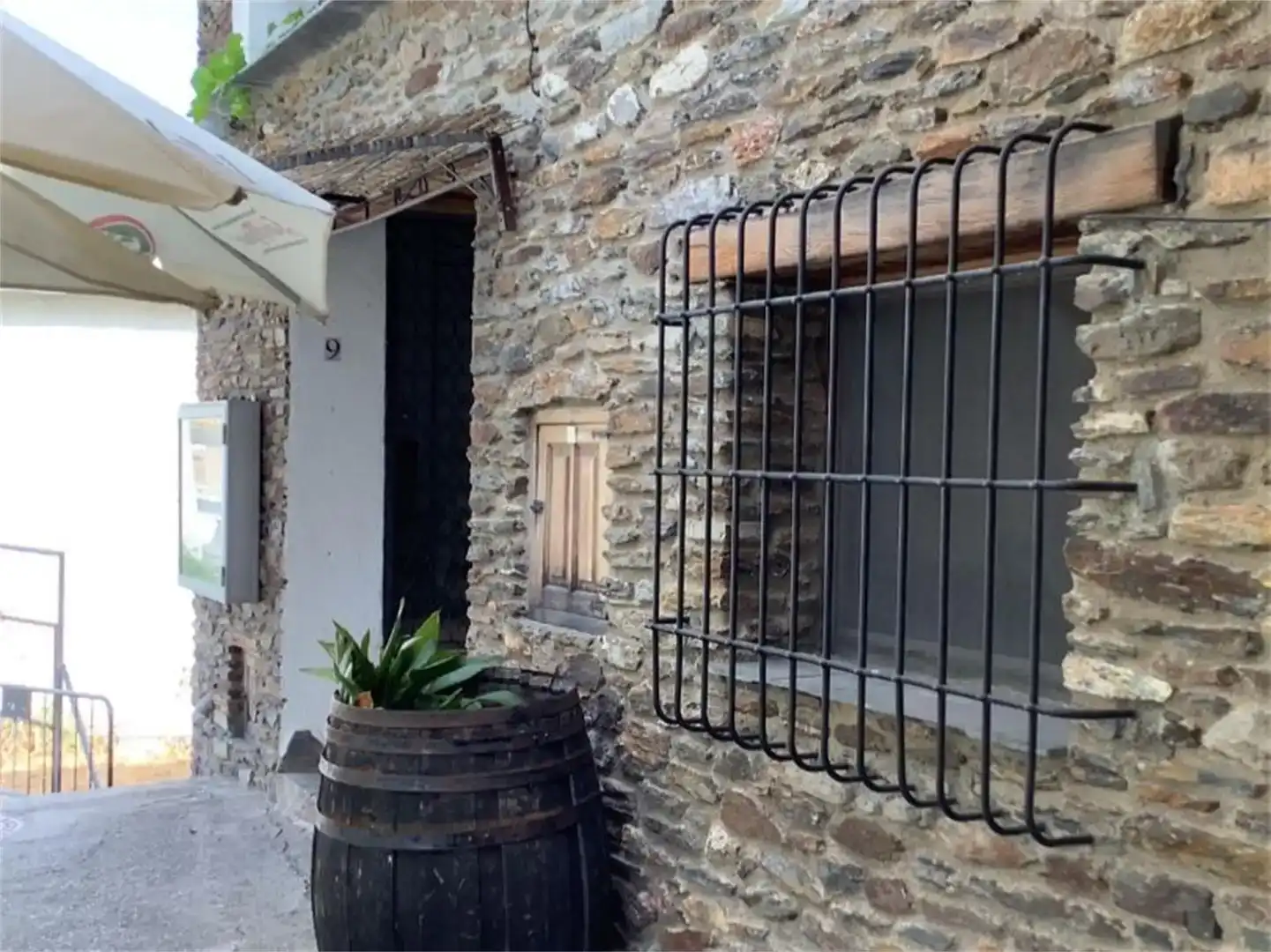 Vista exterior de Local en venta en Pampaneira
