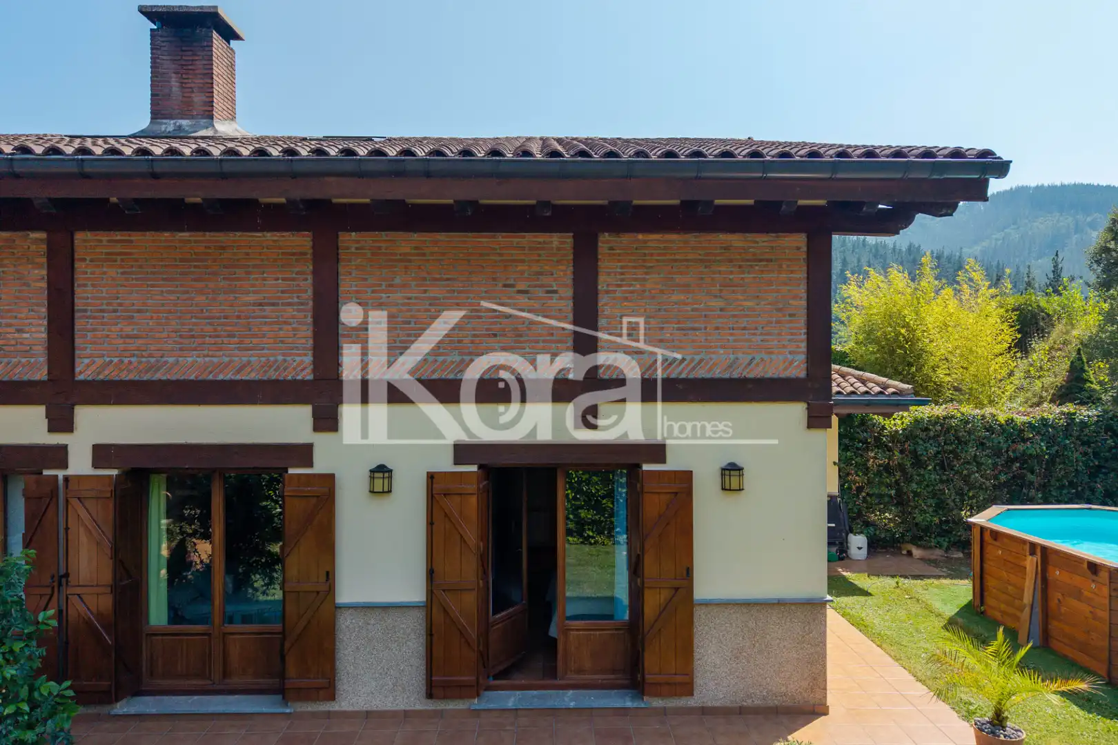 Vista exterior de Casa adosada en venta en Bergara con Calefacción, Jardín privado y Parquet