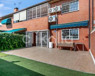 Jardí de Casa adosada en venda en Getafe amb Aire condicionat i Terrassa