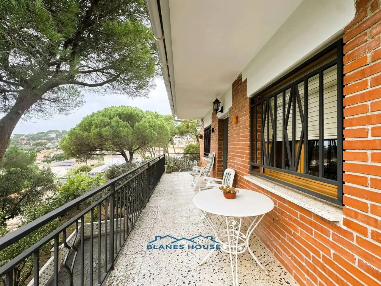 Vista exterior de Casa o xalet en venda en Tordera amb Aire condicionat, Jardí privat i Terrassa