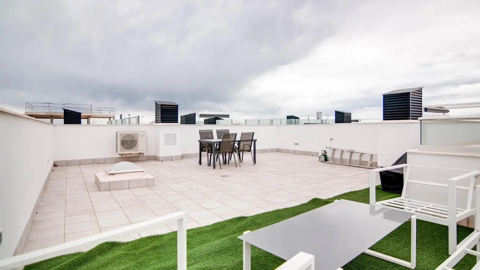 Terrassa de Casa o xalet en venda en San Javier amb Aire condicionat, Calefacció i Jardí privat