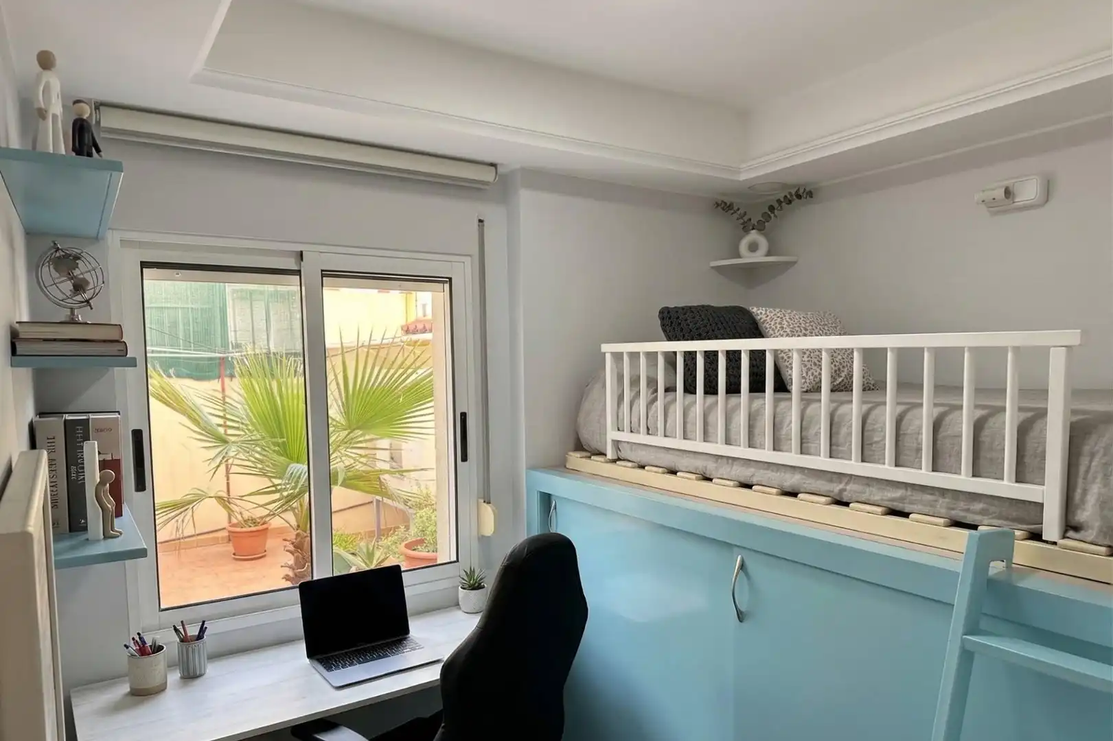 Balcony of Flat for sale in Zaragoza  with Heating, Terrace and Furnished