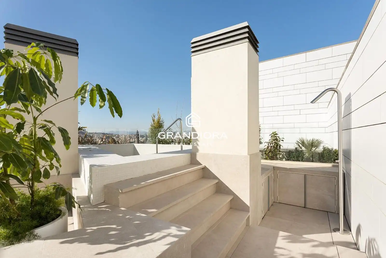 Terraza de Ático en venta en Barcelona con Terraza, Amueblado y Alarma