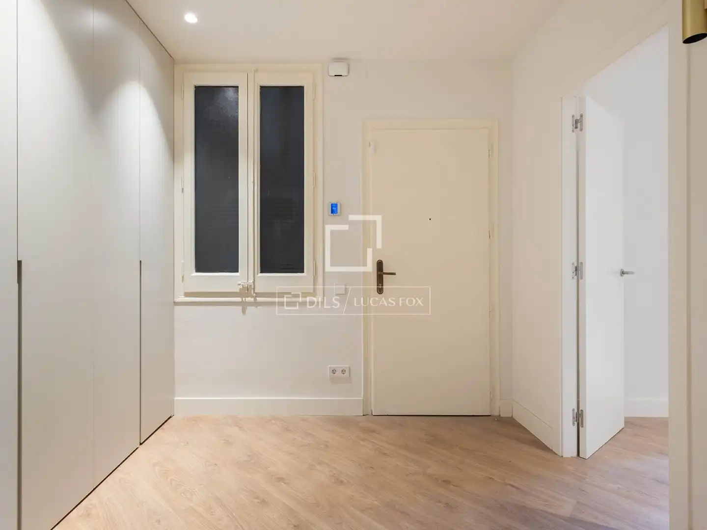 Flat for sale in Barcelona  with Air Conditioner, Heating and Parquet flooring