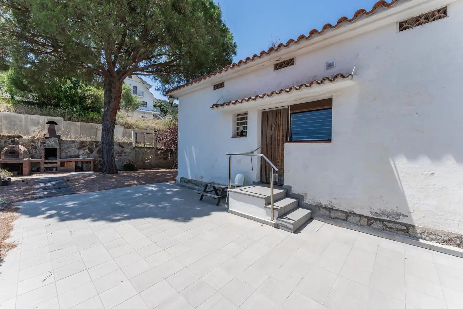 Vista exterior de Casa o xalet en venda en Montornès del Vallès amb Calefacció, Jardí privat i Piscina