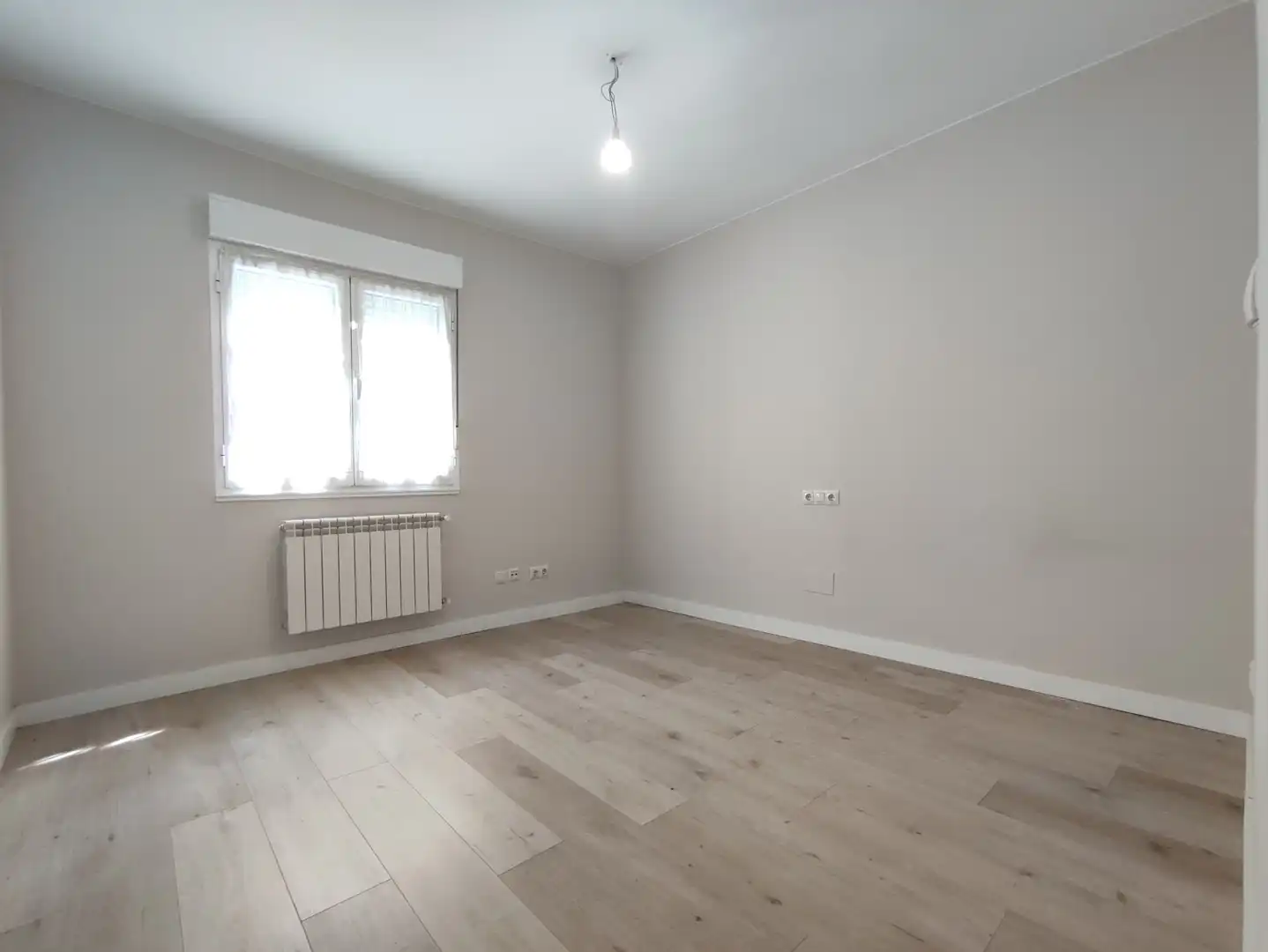 Habitación de Piso de alquiler en Gijón  con Calefacción