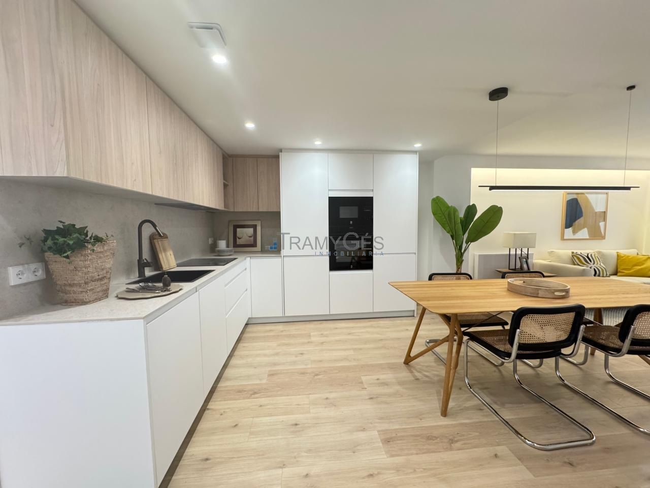 Kitchen of Flat for sale in Vigo   with Heating, Terrace and Storage room
