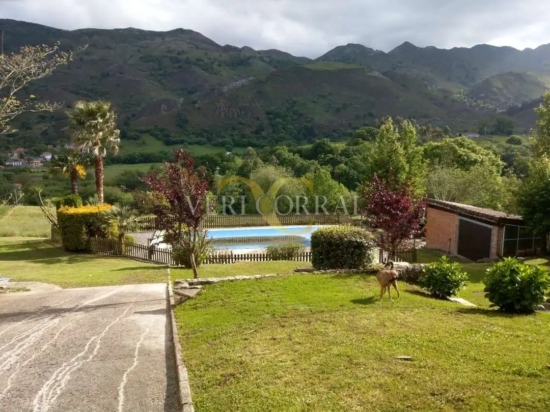 Jardín de Edificio en venta en Llanes