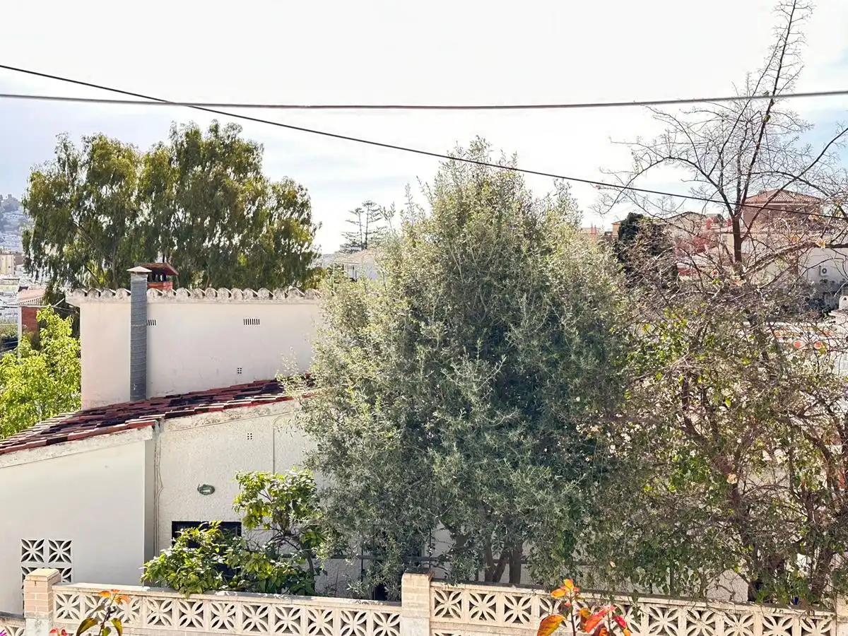 Vista exterior de Casa o chalet en venta en Almuñécar con Jardín privado, Terraza y Amueblado