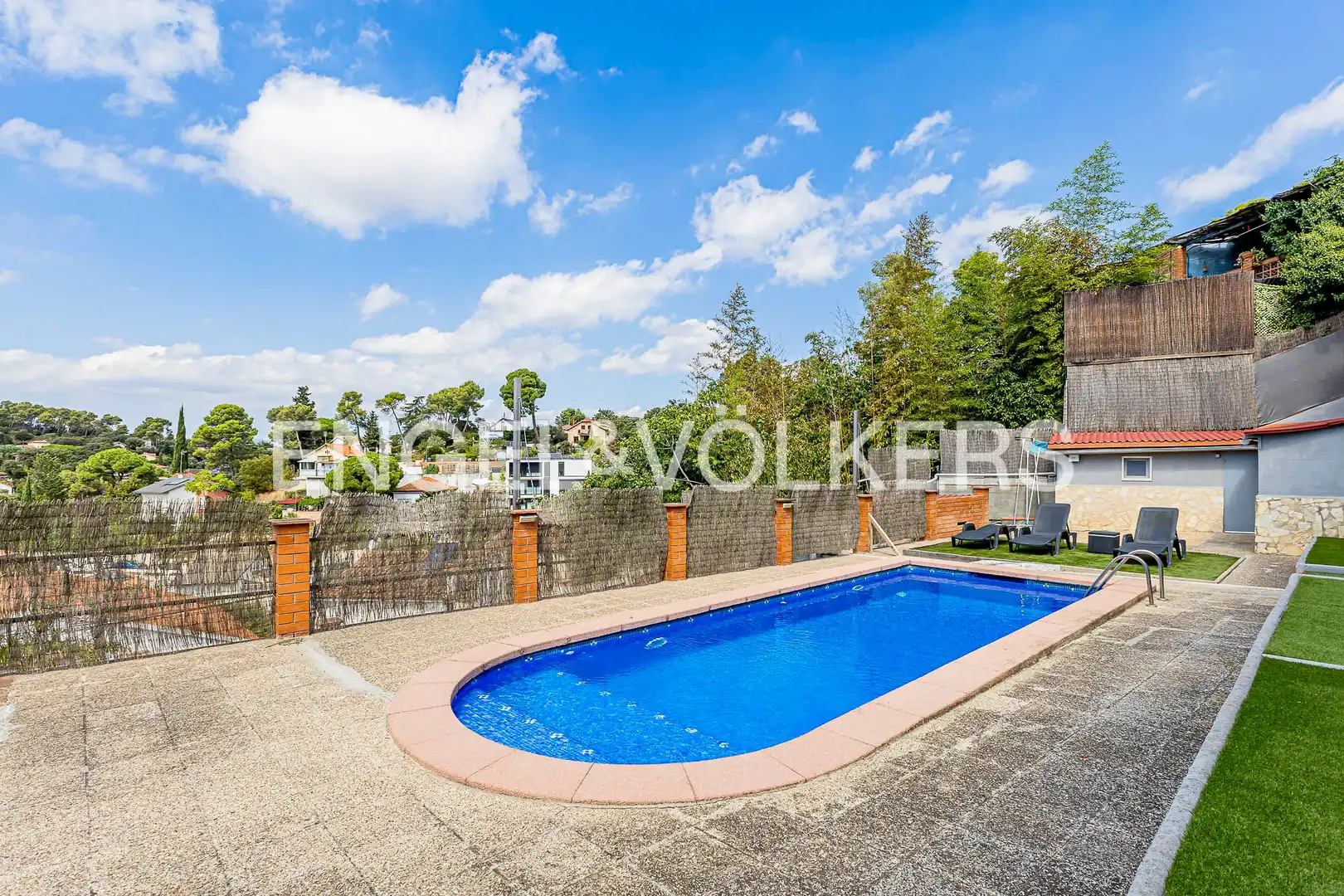 Piscina de Casa o xalet en venda en Sant Cugat del Vallès amb Aire condicionat, Calefacció i Jardí privat