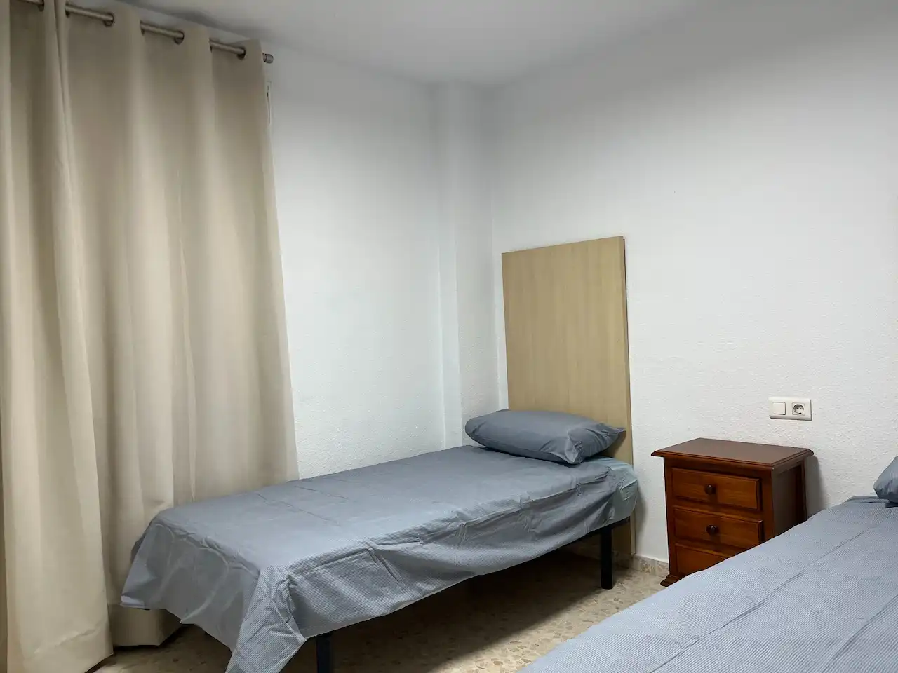 Dormitori de Pis de lloguer en Vélez-Málaga amb Aire condicionat, Calefacció i Terrassa