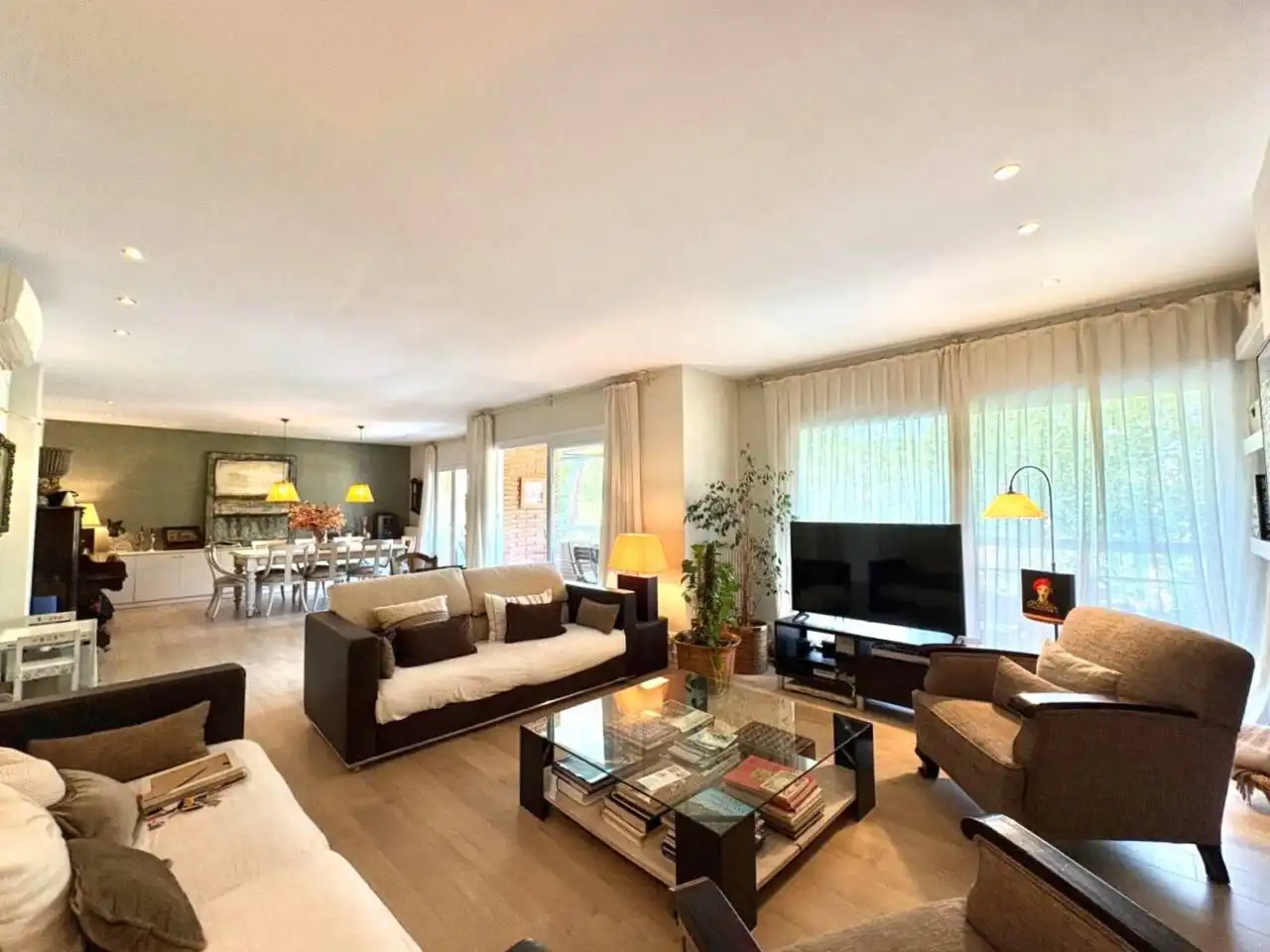 Wohnzimmer von Maisonette zum Verkauf in Sant Cugat del Vallès mit Klimaanlage, Heizung und Parkett
