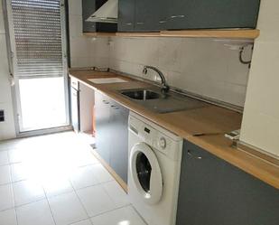 Kitchen of Flat for sale in  Zaragoza Capital  with Air Conditioner, Parquet flooring and Balcony