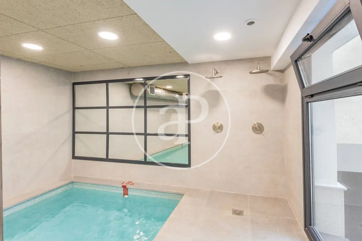 Piscina de Piso en venta en Madrid con Aire acondicionado, Calefacción y Trastero