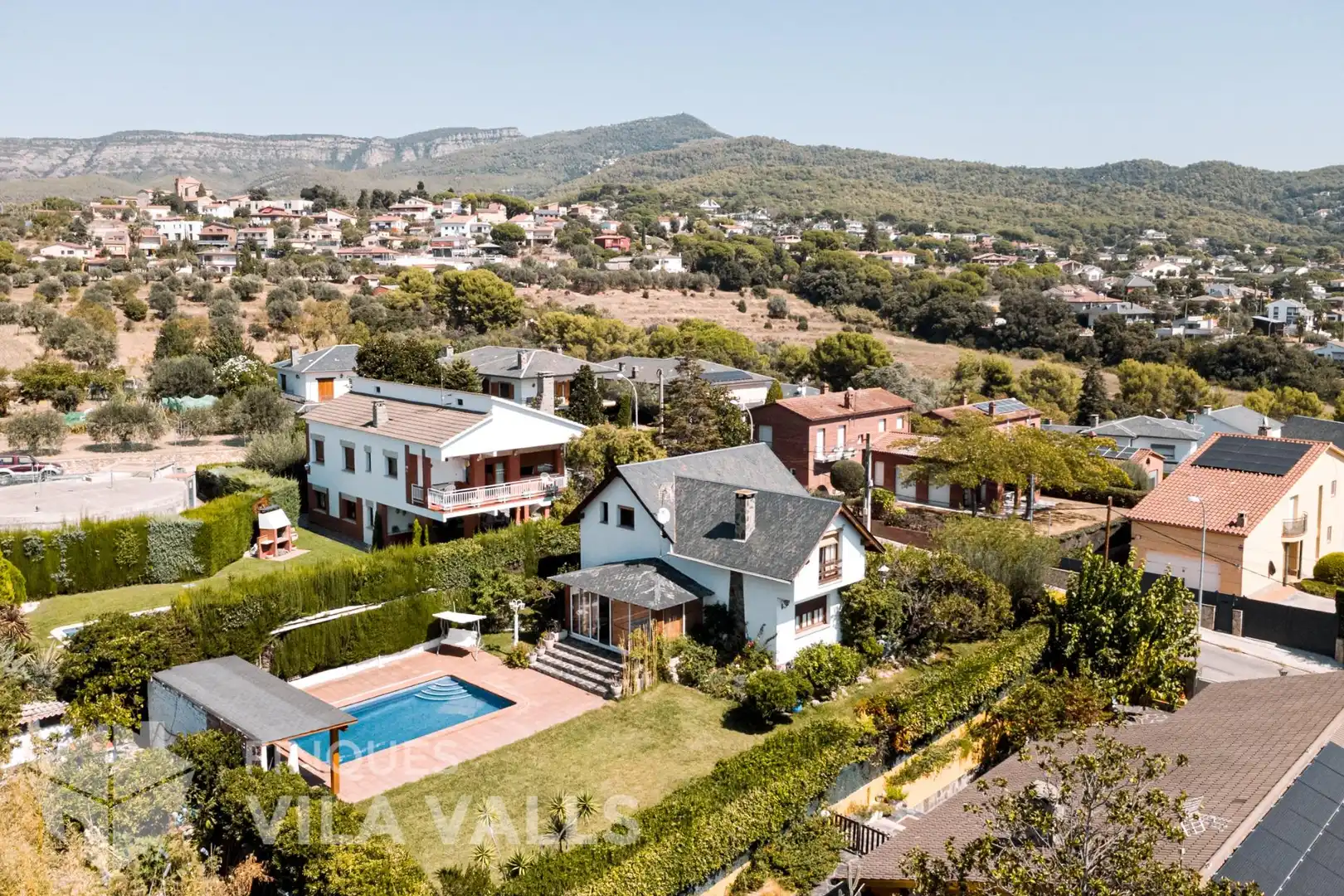 Xalet amb piscina en venda a CLAVELL