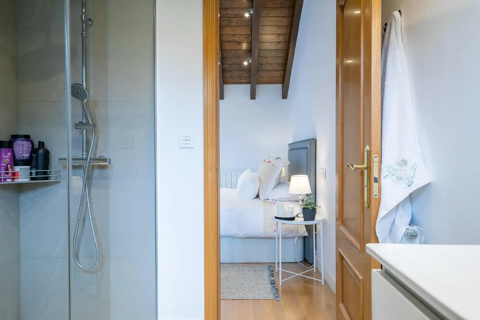 Dormitori de Casa o xalet en venda en Sabiñánigo amb Calefacció, Jardí privat i Terrassa