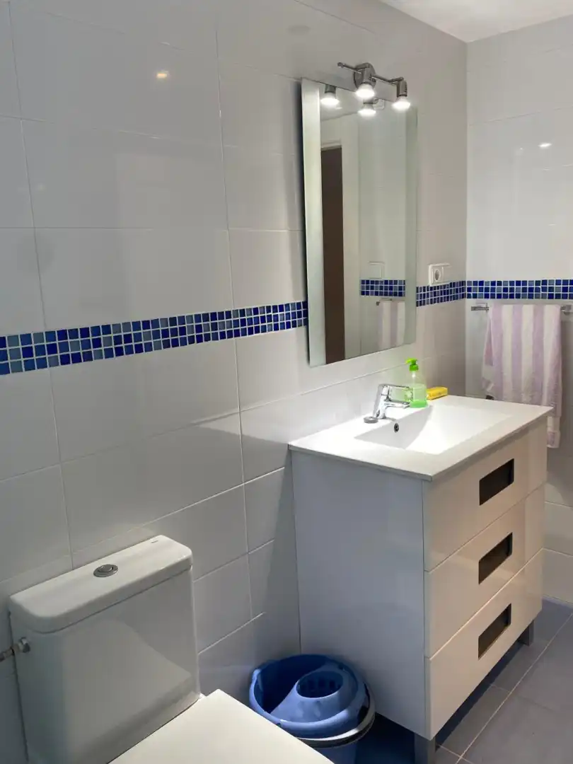 Baño de Piso en venta en Avilés con Amueblado y Balcón