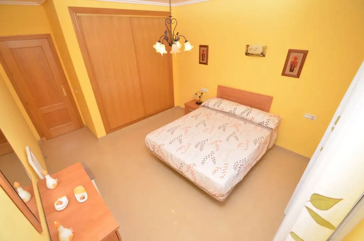 Habitación de Piso de alquiler en Roquetas de Mar con Terraza, Amueblado y Piscina comunitaria