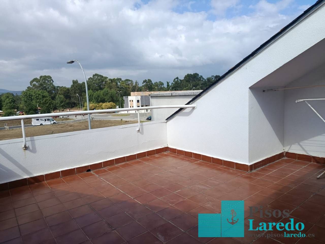 Terrassa de Casa adosada en venda en Laredo amb Calefacció, Jardí privat i Terrassa