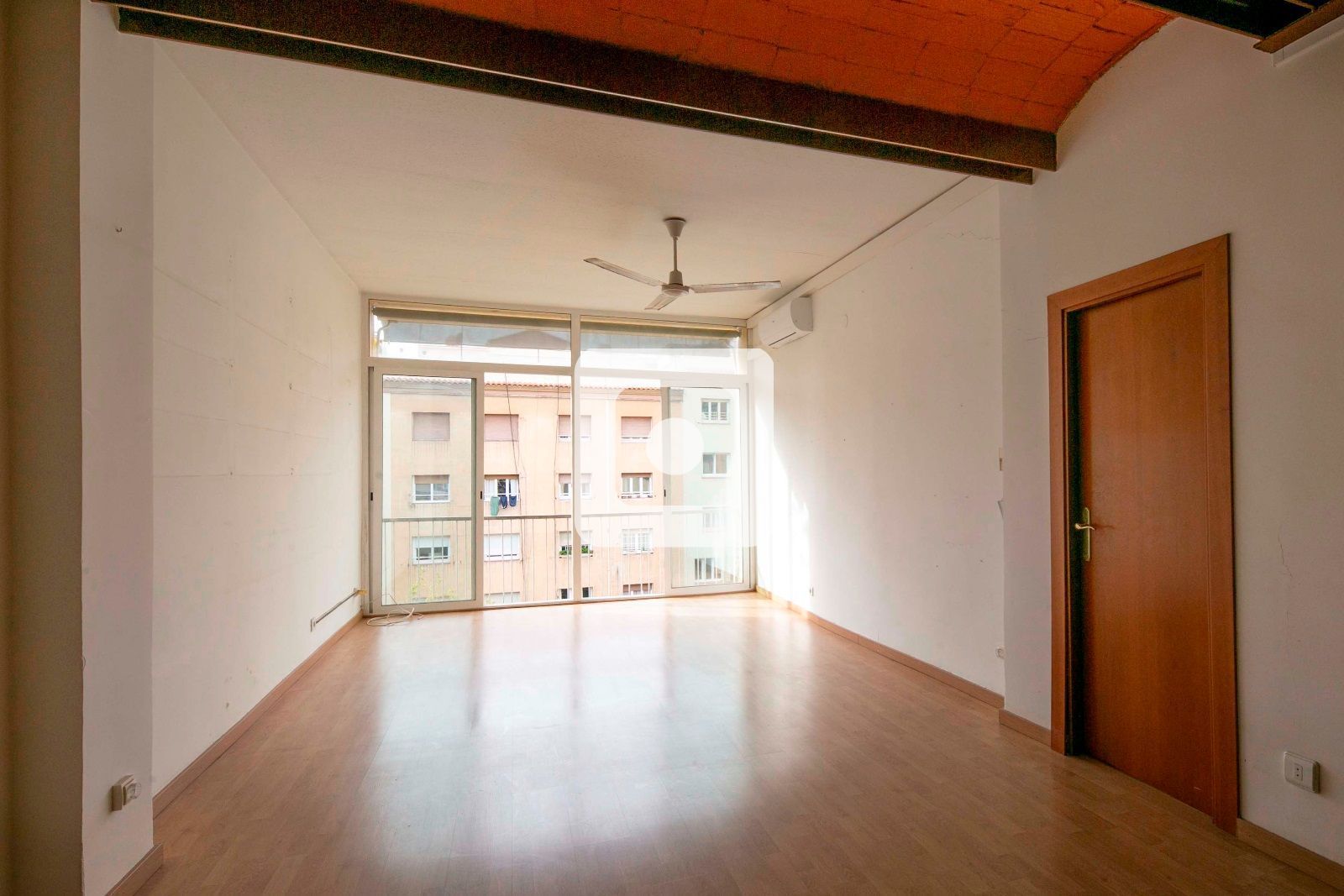Sala d'estar de Pis en venda en  Barcelona Capital amb Aire condicionat, Calefacció i Parquet