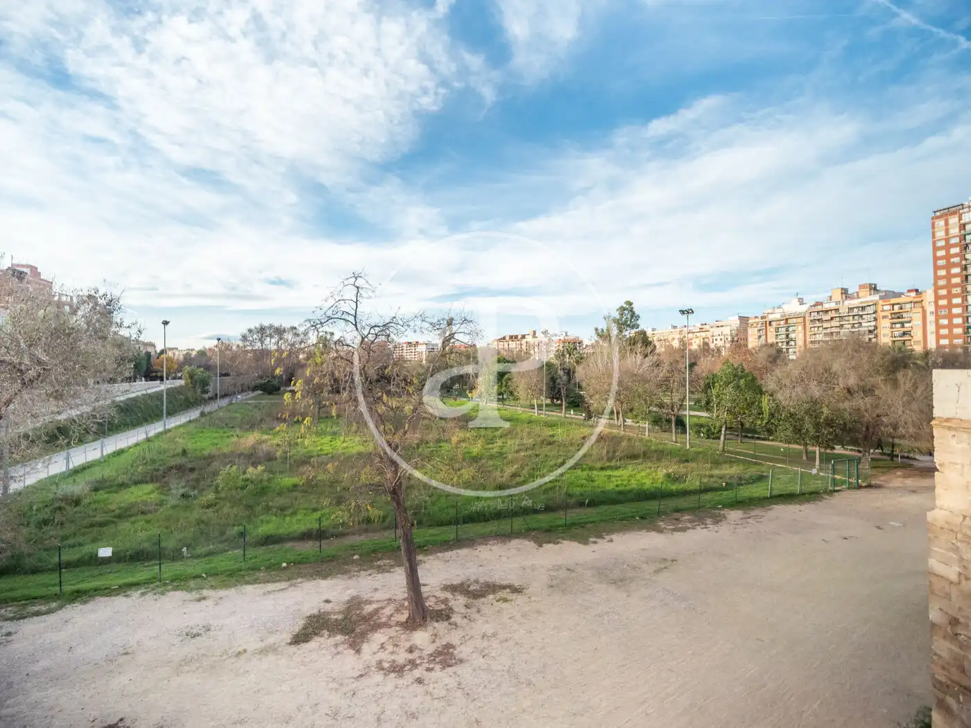 Vista exterior de Casa o chalet en venta en Valencia con Calefacción, Amueblado y Balcón