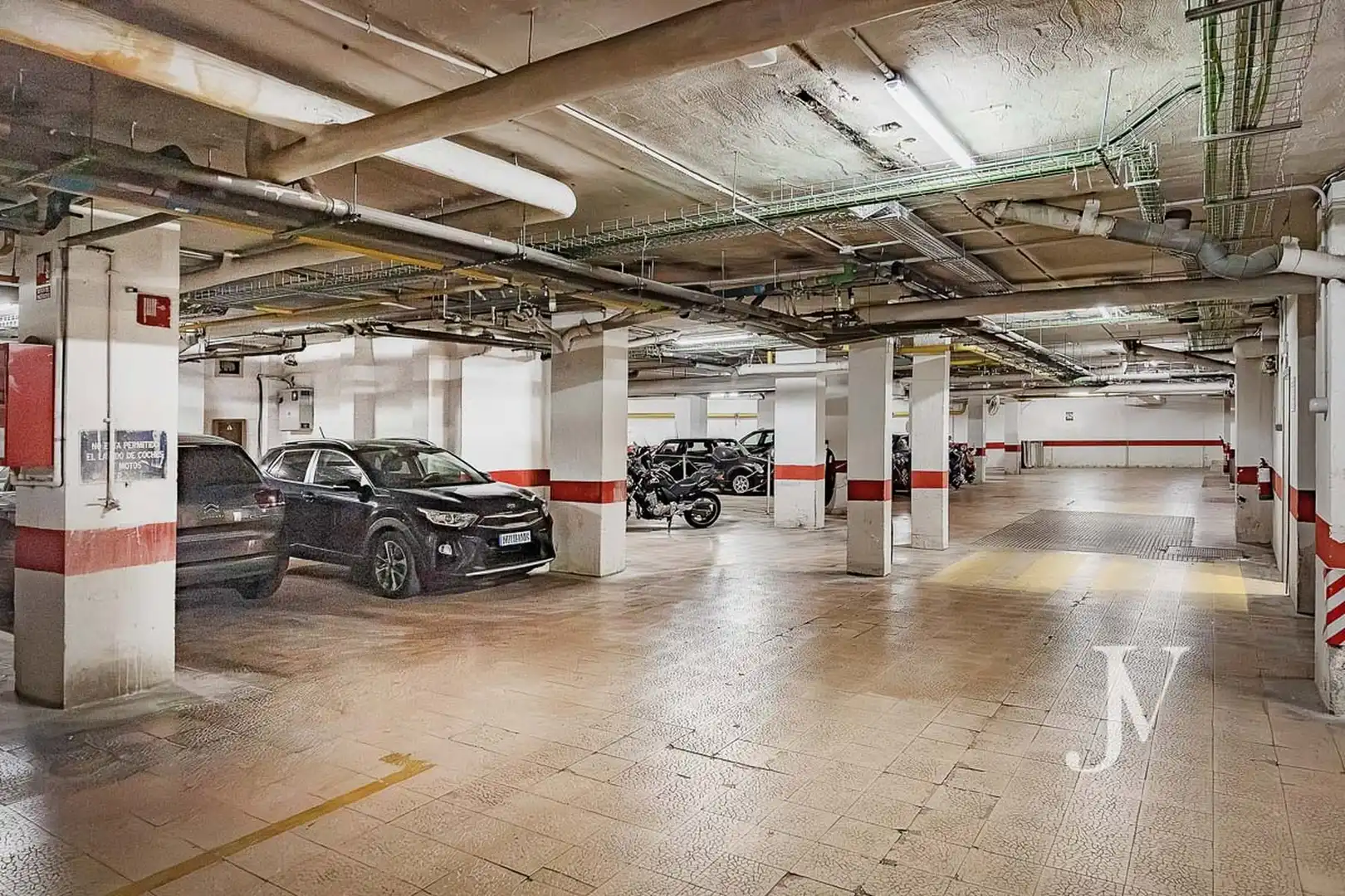 Parking de Piso en venta en Madrid con Calefacción, Horno y Lavadora