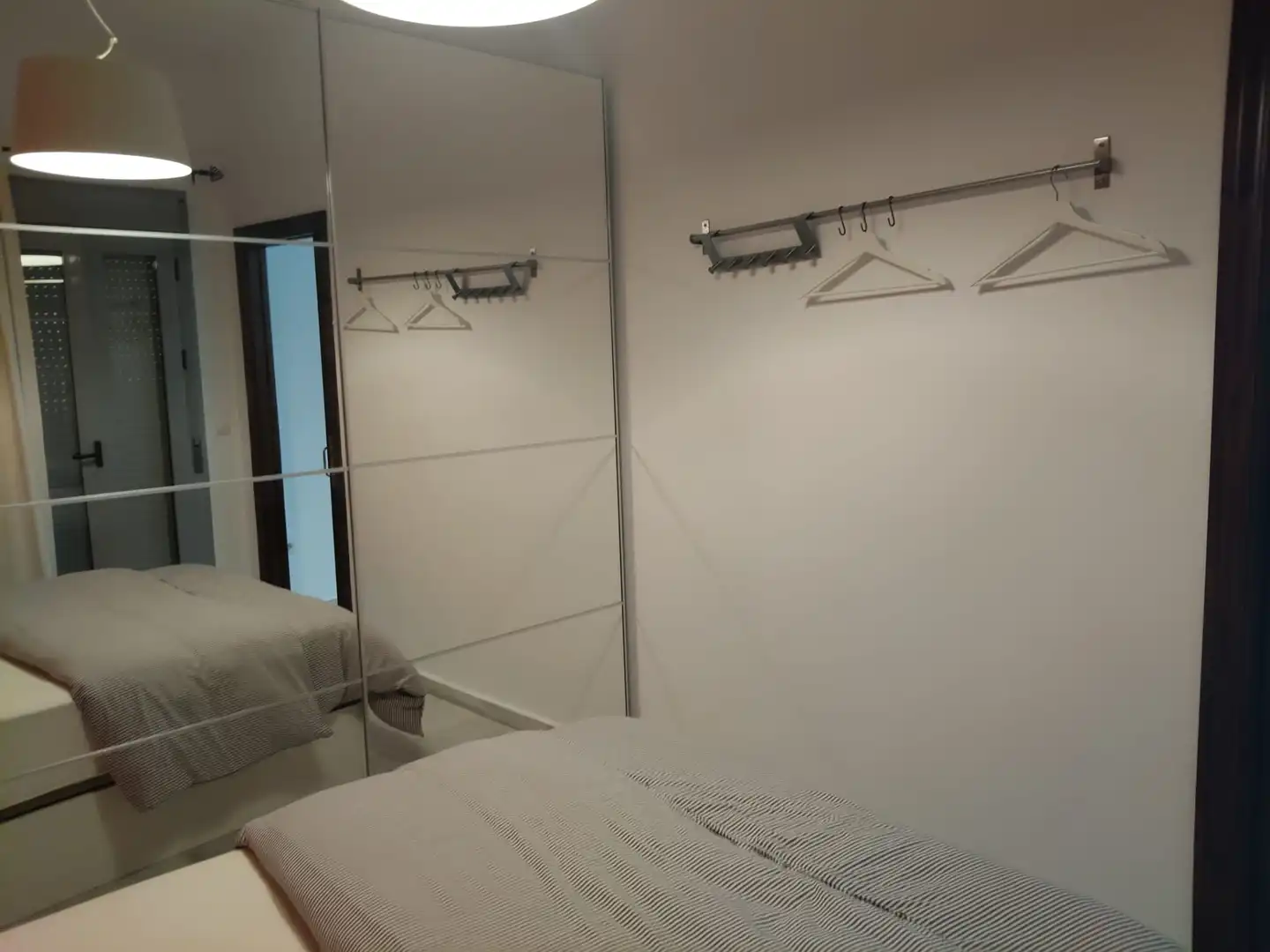 Habitación de Apartamento de alquiler en Sevilla con Aire acondicionado, Calefacción y Amueblado