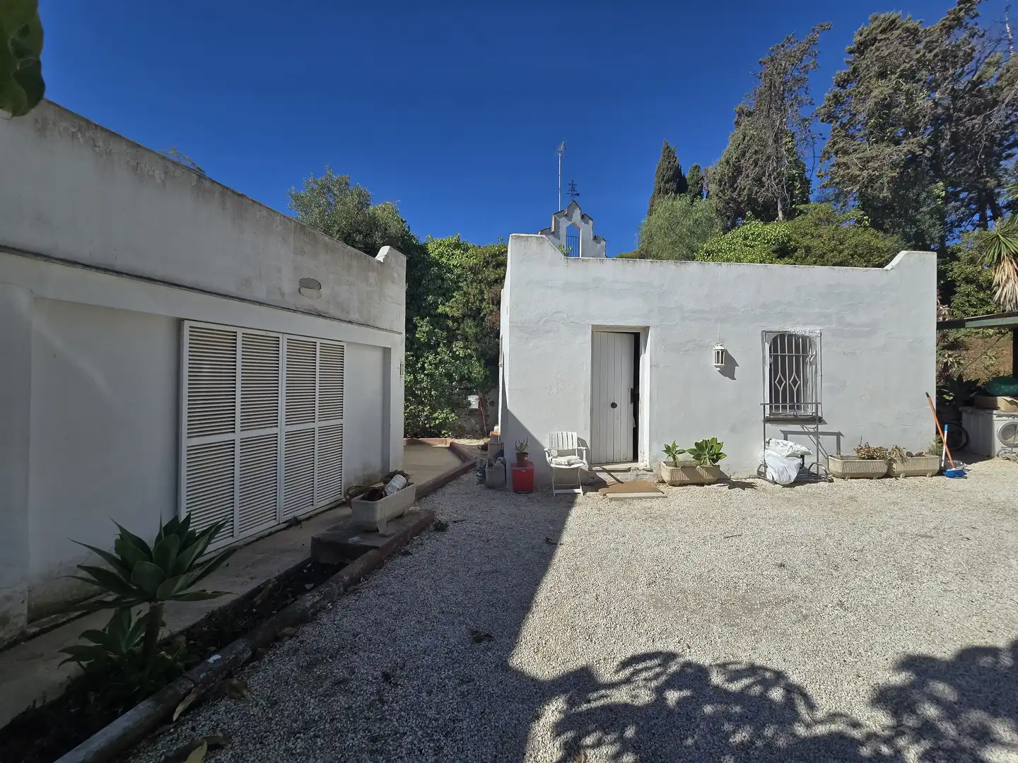 Vista exterior de Casa o xalet en venda en Marbella amb Calefacció, Jardí privat i Terrassa