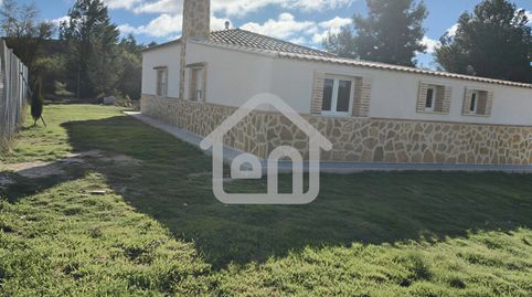 Finca de recreo con piscina en parcela rústica de más de 10.000 m² – Paraje Casa Mariano (Requena), immagine 2