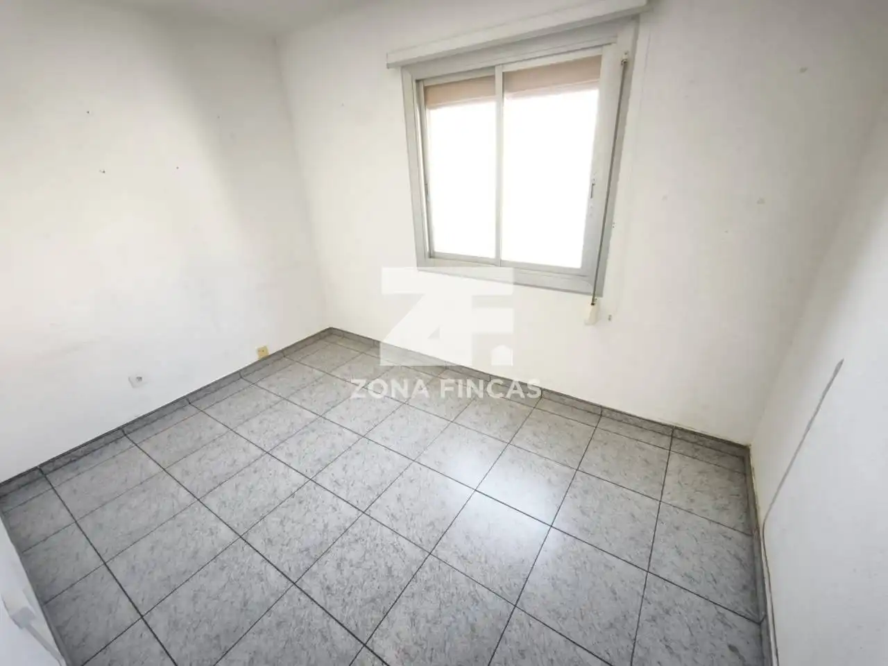 Bedroom of Flat for sale in Santa Coloma de Gramenet  with Air Conditioner and Balcony