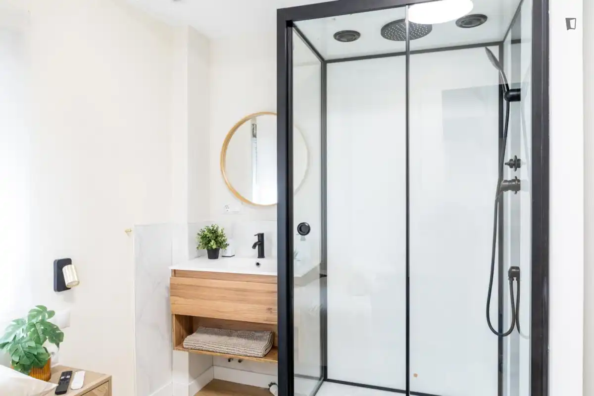 Bany de Apartament per a compartir en Madrid amb Calefacció, Moblat i Forn
