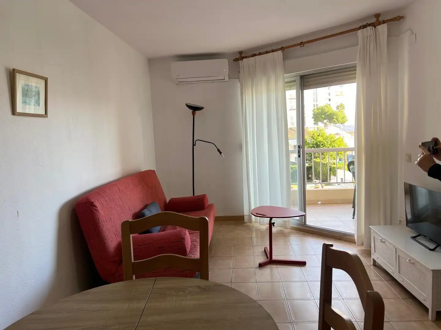 Dormitori de Apartament de lloguer en Gandia amb Aire condicionat, Terrassa i Moblat