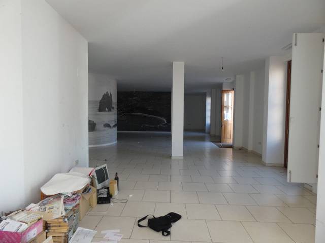 Local comercial en Alquiler en Valdés - Luarca