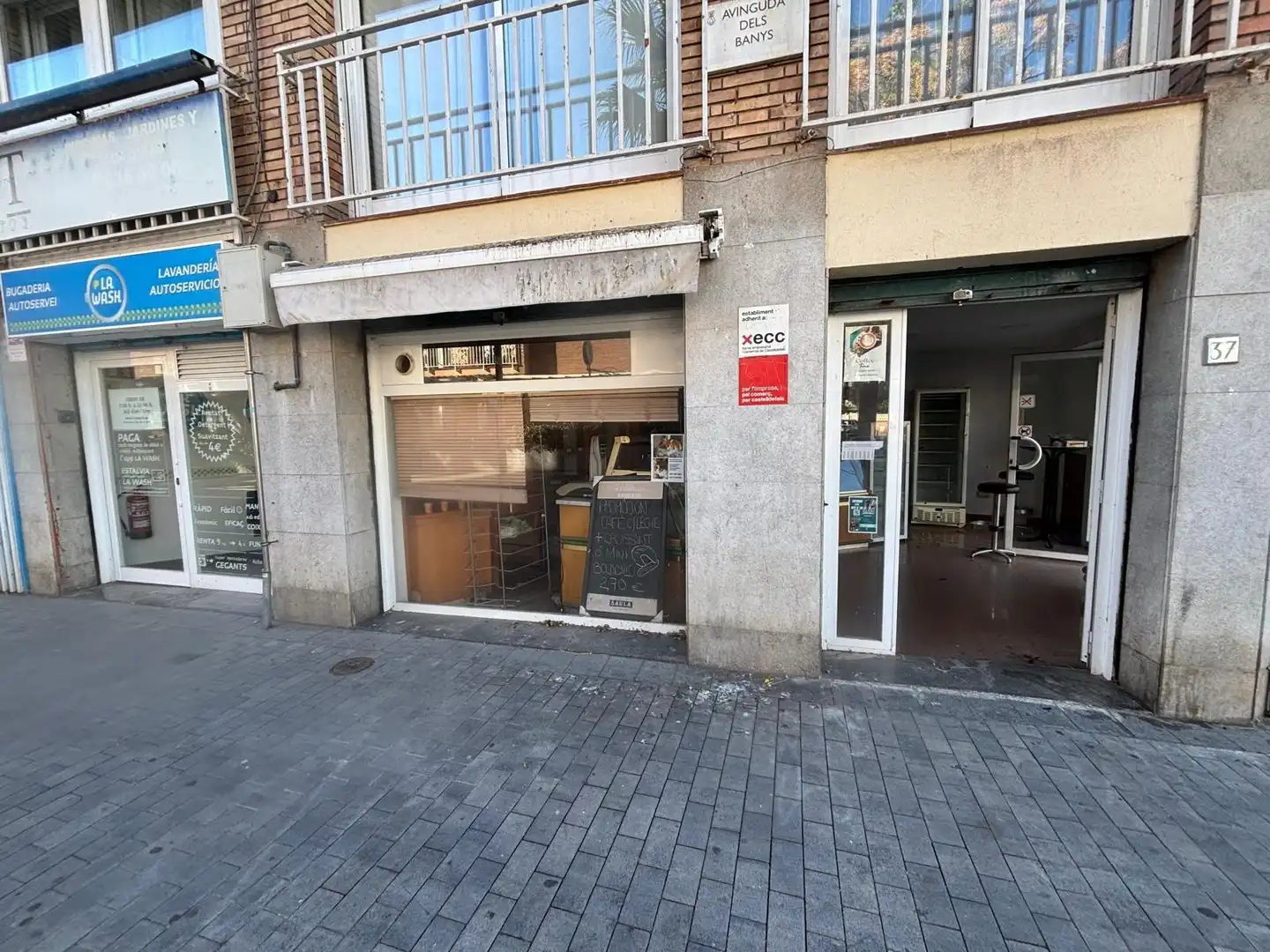 Gewerbefläche zur Miete in Avenida dels Banys, imagen 2