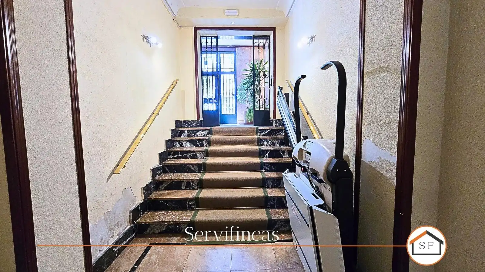 Flat for rent in Madrid  with Heating and Furnished