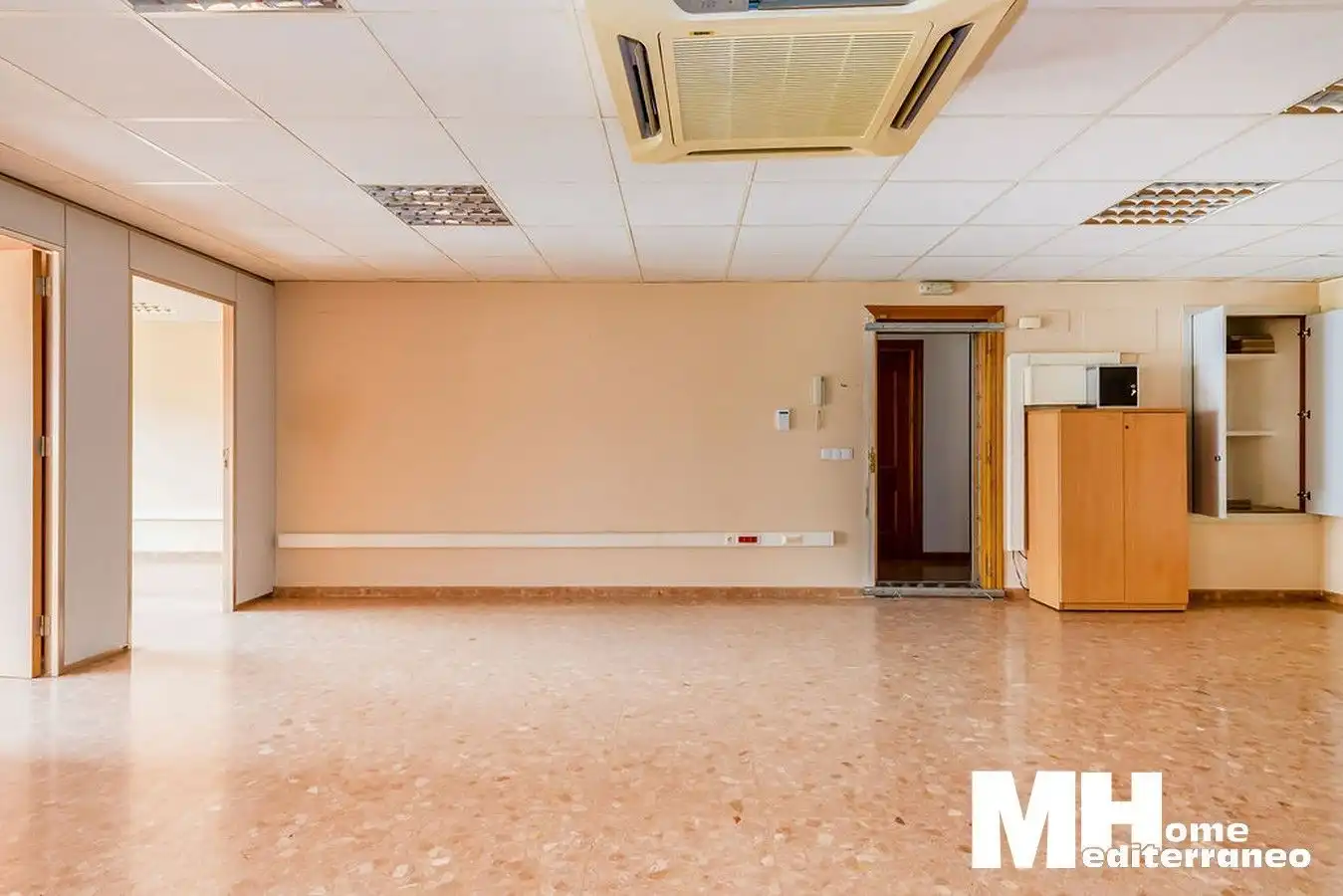 Office for sale in Vila-real  with Air Conditioner and Heating