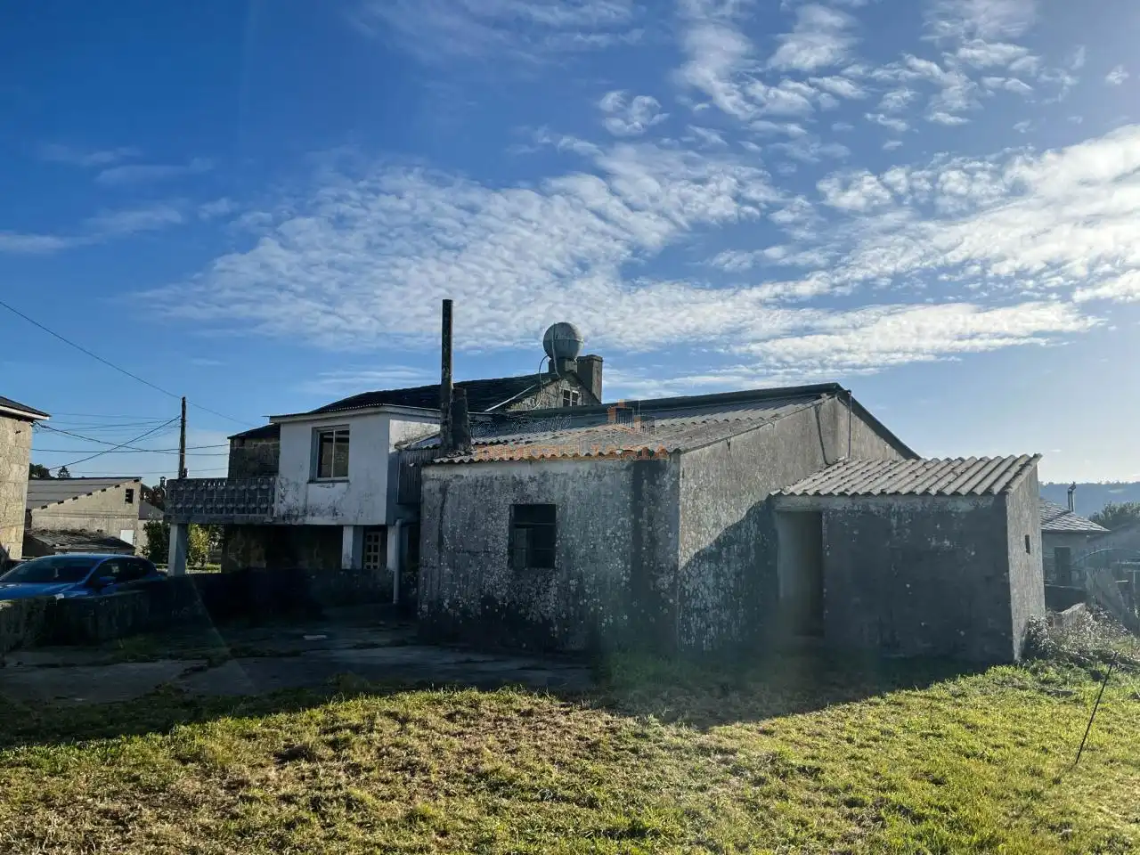 Houses for sale in A Capela