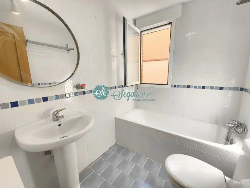 Baño de Piso en venta en Bernuy de Porreros con Calefacción, Terraza y Trastero