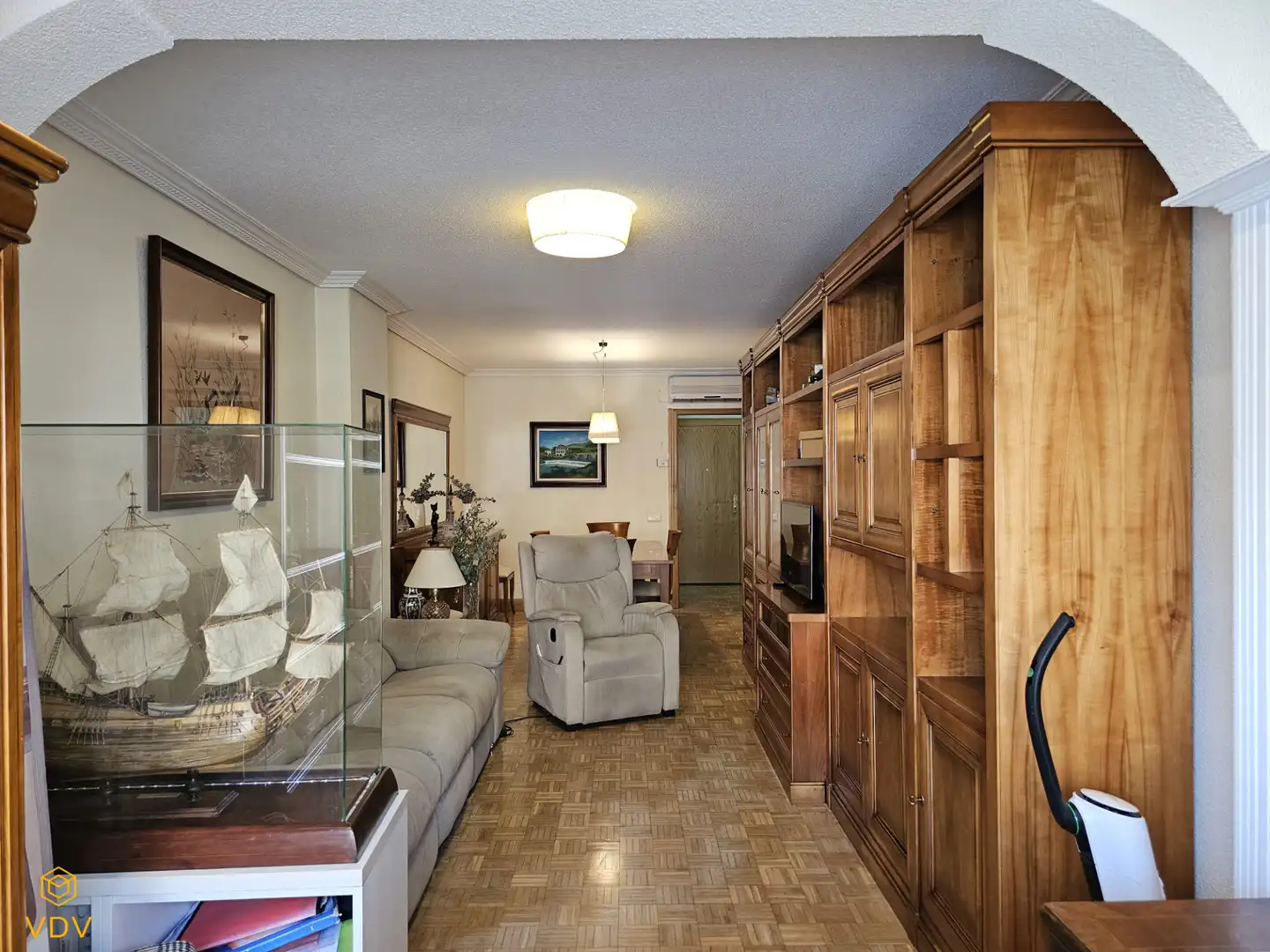 Sala d'estar de Pis en venda en  Pamplona / Iruña amb Aire condicionat, Calefacció i Parquet