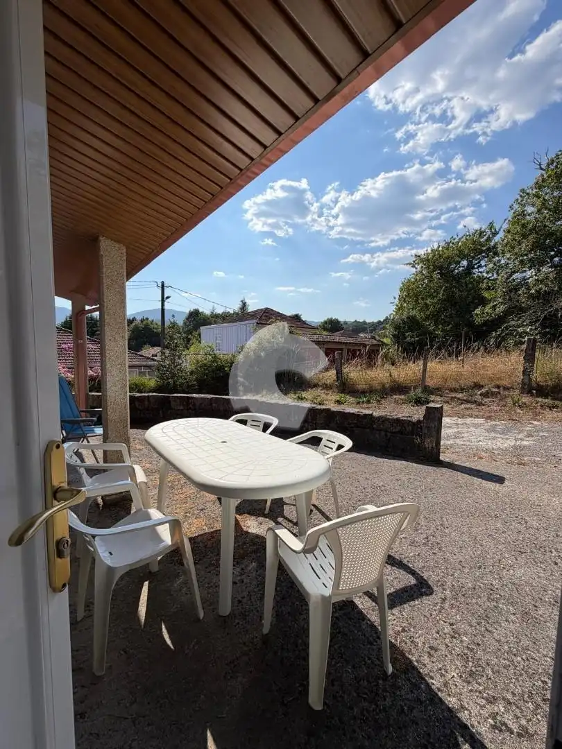 Terrassa de Casa o xalet en venda en Entrimo amb Calefacció, Jardí privat i Traster