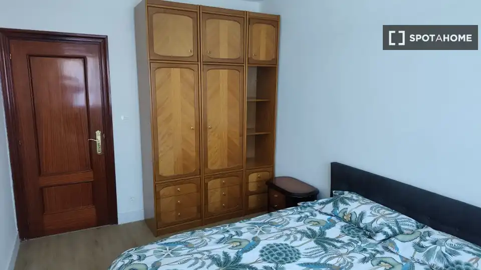 Bedroom of Flat for share in Bilbao   with Air Conditioner, Terrace and Furnished