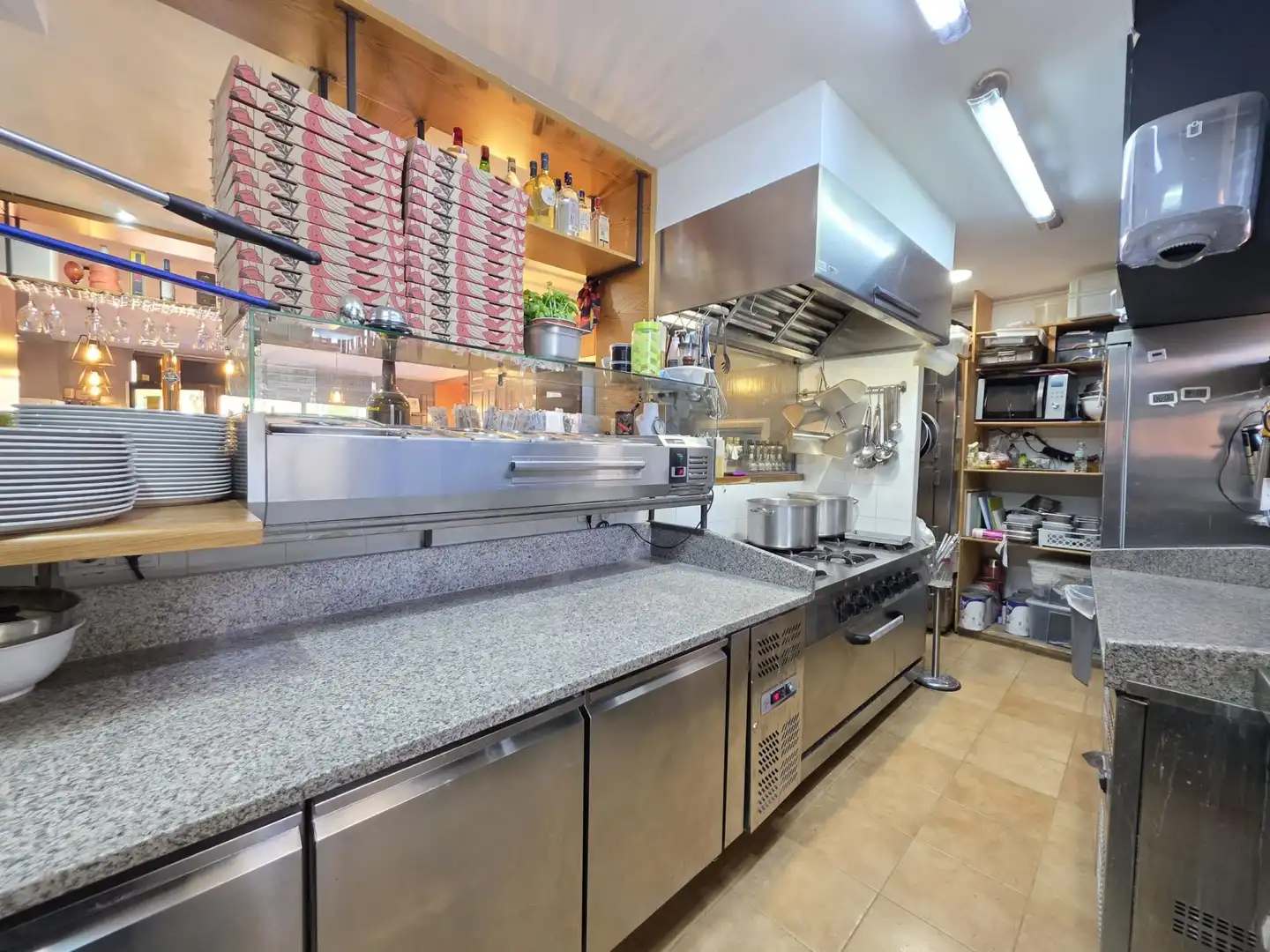 Kitchen of Commercial properties for rent in Sant Martí