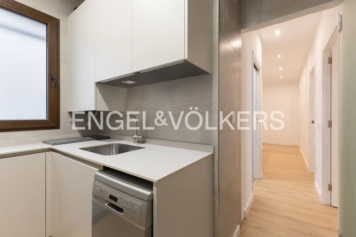 Kitchen of Flat for rent in Valencia  with Air Conditioner, Heating and Parquet flooring
