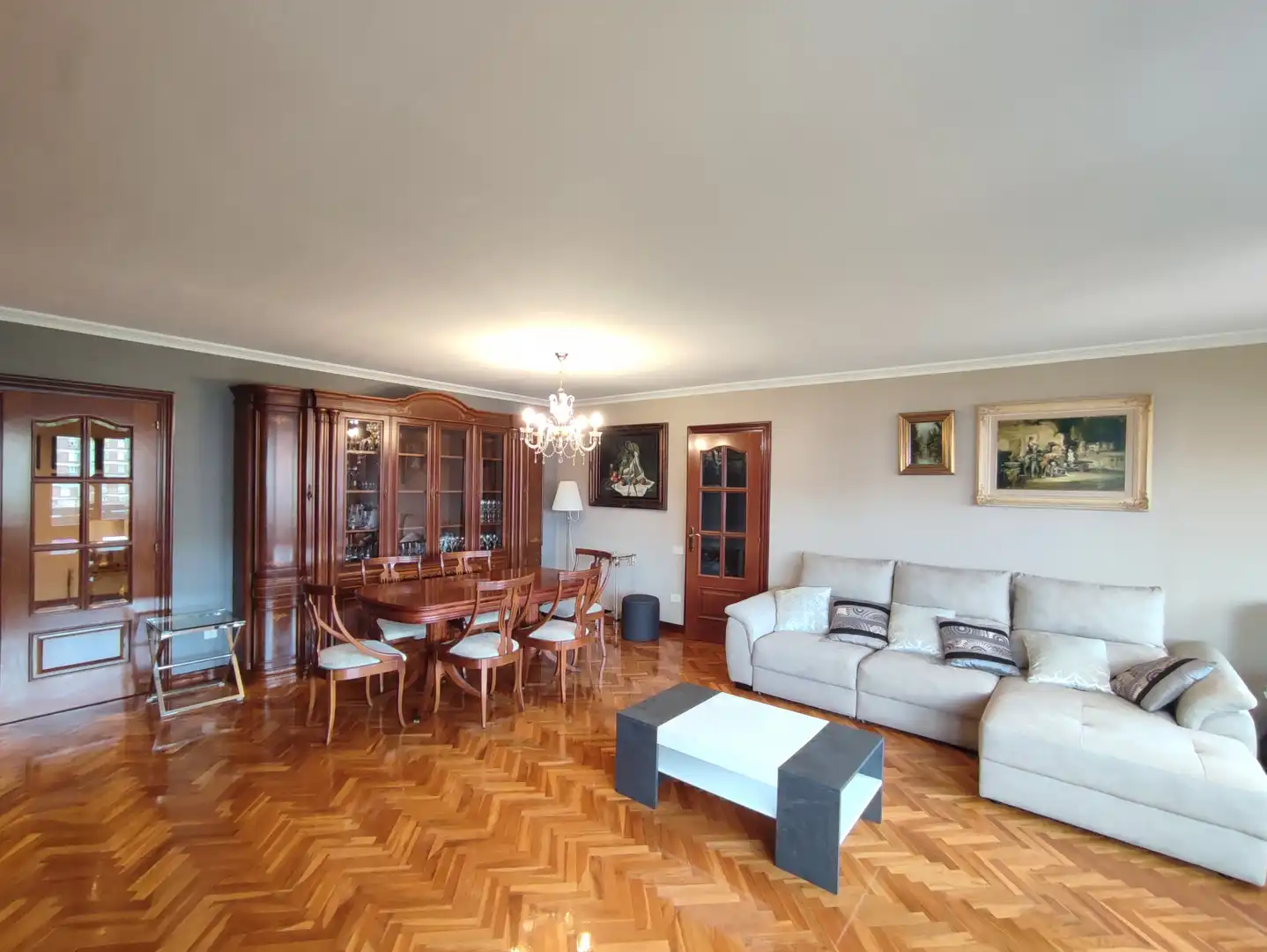 Sala de estar de Piso de alquiler en Gijón  con Calefacción, Parquet y Amueblado