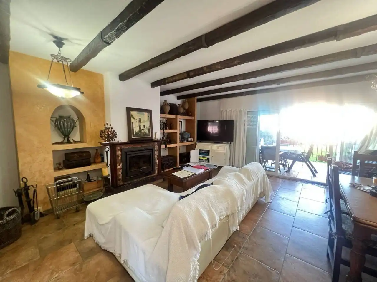 Sala d'estar de Casa adosada en venda en Estepona amb Jardí privat, Terrassa i Moblat