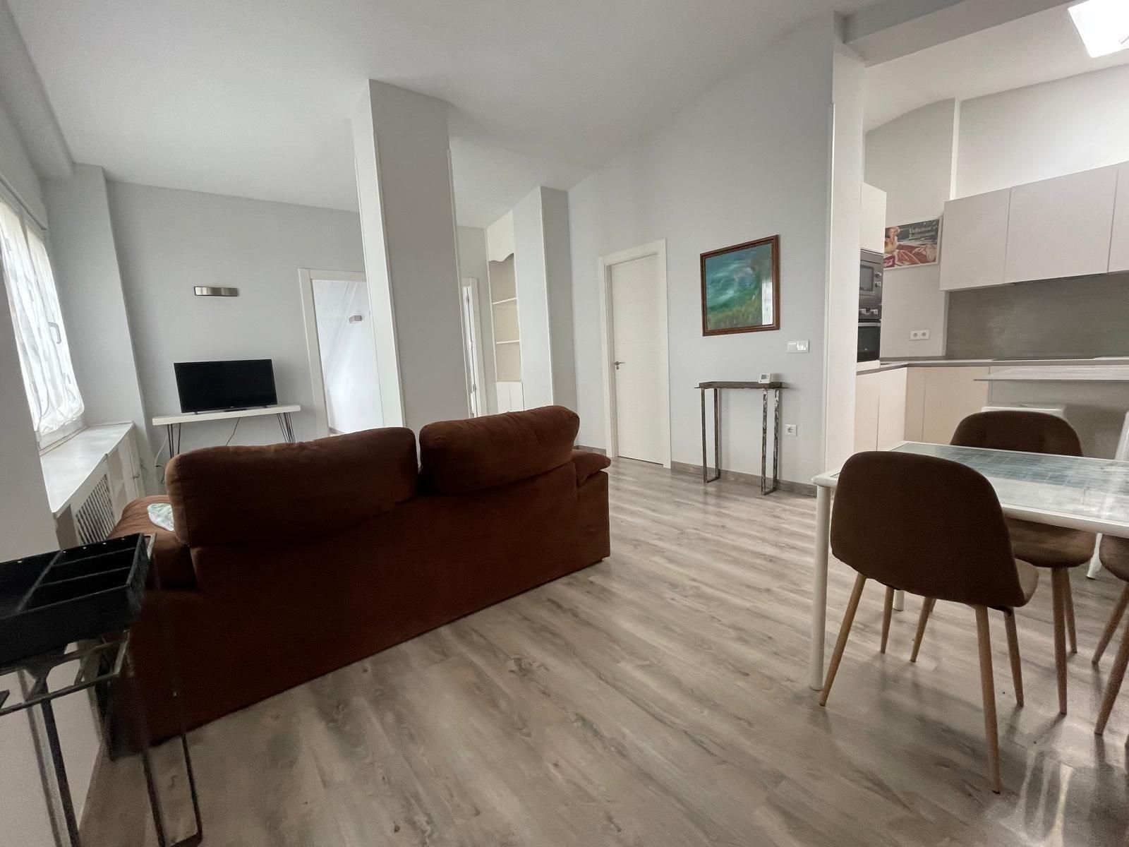 Sala d'estar de Àtic de lloguer en Segovia Capital amb Calefacció